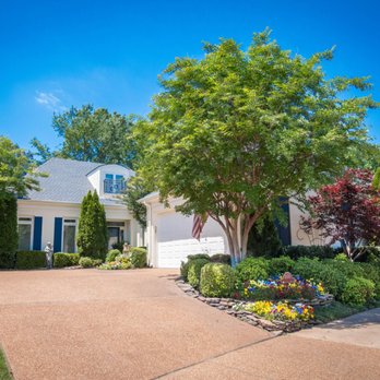 Herbi-Systems - the front of this home - Landscaping Near Me - Memphis, Tennessee Herbi-Systems - the front of this home - Landscaping Near Me - Memphis, Tennessee