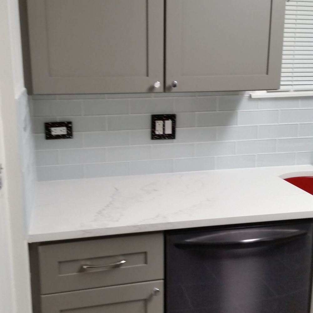 Precision Stone Design - quartz that looks like the marble I love - Kitchen & Bath Near Me - Elk Grove Village, Illinois