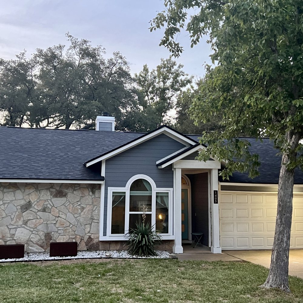 New roof w/ Oynx Black shingles. New roof w/ Oynx Black shingles.