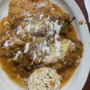 Los Magueyales - Chile rellanos stuffed with shrimp and rice and beans. - Mexican Near Me - Puerto Peñasco, SON Los Magueyales - Chile rellanos stuffed with shrimp and rice and beans. - Mexican Near Me - Puerto Peñasco, SON