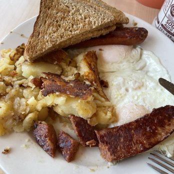 Tigger's Restaurant - New American Near Me - Pawtucket, Rhode Island
