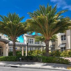 The Estate at Hyde Park - Front Entrance
