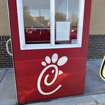 Chick-fil-A - ows a chicken in a window - Salad Near Me - Eden Prairie, Minnesota Chick-fil-A - ows a chicken in a window - Salad Near Me - Eden Prairie, Minnesota