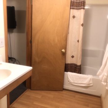 Algonkin Motel - Very spacious bathroom - Hotels Near Me - Bainbridge, New York Algonkin Motel - Very spacious bathroom - Hotels Near Me - Bainbridge, New York