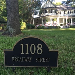 Huffman House Bed and Breakfast - Street Sign