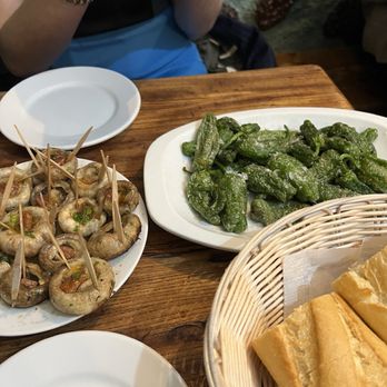 El Mesón del Champiñón - Mushrooms and peppers - Spanish Near Me - Madrid, M El Mesón del Champiñón - Mushrooms and peppers - Spanish Near Me - Madrid, M