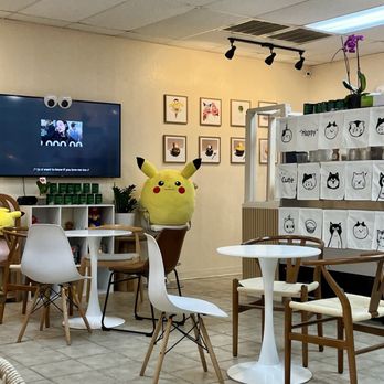 Mamako Cafe - seating area - Desserts Near Me - Corpus Christi, Texas
