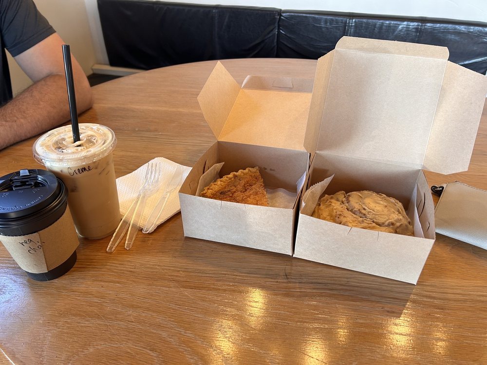 Honeycomb Bakery Logo