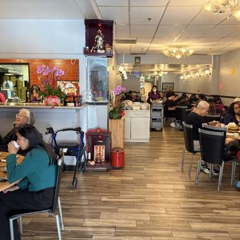 Ming's Tasty Restaurant - Dining area - Dim Sum Near Me - Oakland, California