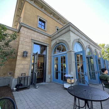 Florabella - Outside dining nice - Italian Near Me - Missoula, Montana