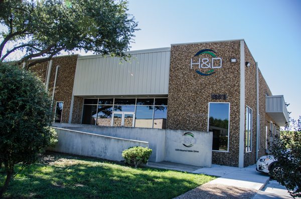 Houston Distributing H & D DISTRIBUTORS - Updated June 2026 - 1580 Corporate Dr, Irving ...