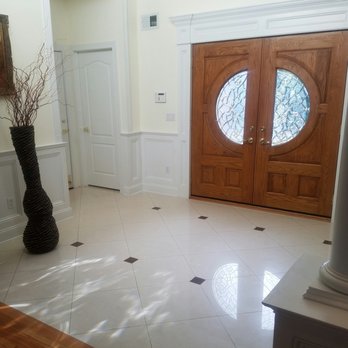 Nj Tile Installers - Foyer made of large format porcelain tiles with inserts. - Tiling Near Me - Kearny, New Jersey