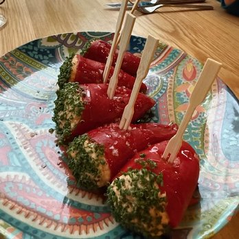 Leña - Cangrejo en Piquillo - scarlet crab, aioli, pimento, chive - Spanish Near Me - Detroit, Michigan