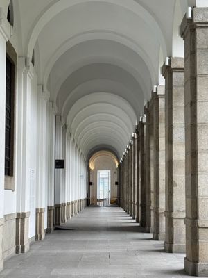 Museo Nacional Centro de Arte Reina Sofía by null