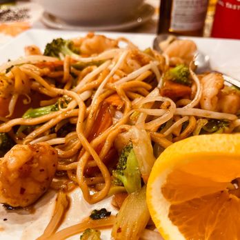 Baan Thai - Shrimp chow mein - Thai Near Me - Seaside, California Baan Thai - Shrimp chow mein - Thai Near Me - Seaside, California
