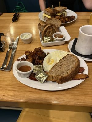 Oak and Honey by null