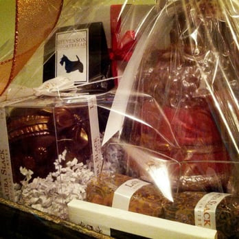 Laura Slack Chocolate Artist - Christmas chocolate basket. Hand painted Santa, hand painted bauble, shortbread, almonds (dark and milk chocolate covered) etc - Chocolatiers & Shops Near Me - Toronto, Ontario Laura Slack Chocolate Artist - Christmas chocolate basket. Hand painted Santa, hand painted bauble, shortbread, almonds (dark and milk chocolate covered) etc - Chocolatiers & Shops Near Me - Toronto, Ontario