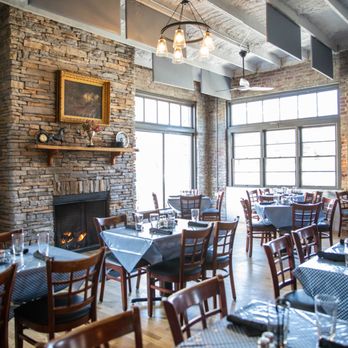 Black Squirrel - Black Squirrel dining room - Southern Near Me - Versailles, Kentucky