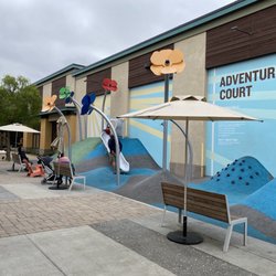 Alameda South Shore Center - Fun area for kids to play