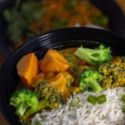 Sabor Piri Piri Kitchen - Broccoli sweet potato curry