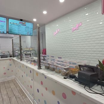Get Stuffed - Inside - Ice Cream & Frozen Yogurt Near Me - New York, New York