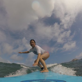 Blue Ocean Breeze Surf School - Look at that foot placement! - Surf Schools Near Me - Honolulu, Hawaii Blue Ocean Breeze Surf School - Look at that foot placement! - Surf Schools Near Me - Honolulu, Hawaii