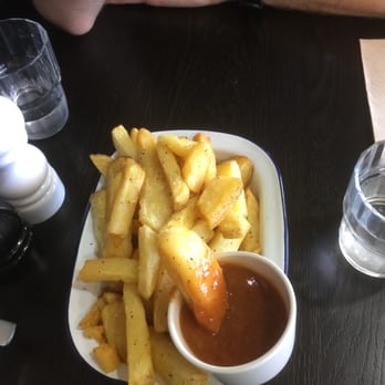 Onehunga Cafe - The hand-cut fries with fruity tasting tomato sauce. - Cafes Near Me - Auckland, AUK