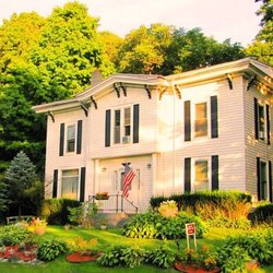 Kountry Living Bed & Breakfast - Front of the Bed and Breakfast.