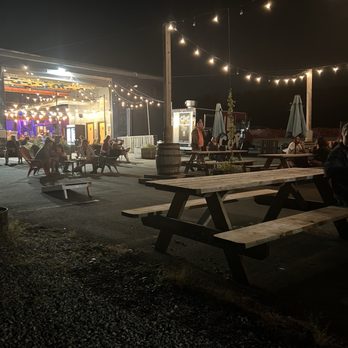 Reverie Brewing Company - Outside looking in - Breweries Near Me - Newtown, Connecticut