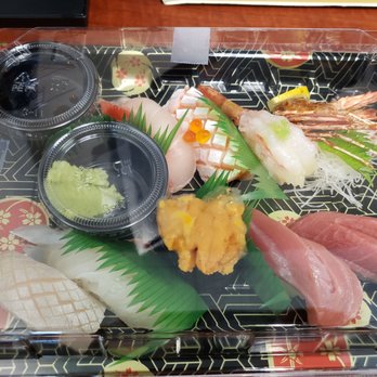 Circle Sushi - Omakase nigiri with Hokkaido uni. Comes with dessert, soup, or salad. - Sushi Bars Near Me - Atlanta, Georgia Circle Sushi - Omakase nigiri with Hokkaido uni. Comes with dessert, soup, or salad. - Sushi Bars Near Me - Atlanta, Georgia
