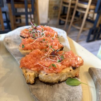 La Lluna - Pan con tomate - Spanish Near Me - London, XGL