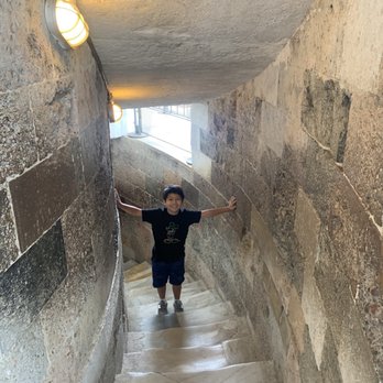 Torre di Pisa - 8 year old for scale - Landmarks & Historical Buildings Near Me - Pisa, PI Torre di Pisa - 8 year old for scale - Landmarks & Historical Buildings Near Me - Pisa, PI