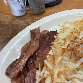 Ute Coffee Shop - Hashbrowns and bacon - American Near Me - Cortez, Colorado