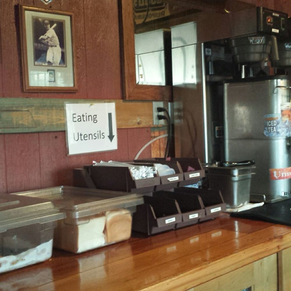 Coach's Smoke - McGregor - Drink & utensils area. - Barbeque Near Me - McGregor, Texas