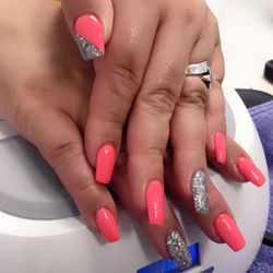 T.T Nails
