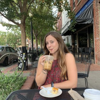 Inman Perk Coffee - Outdoor patio area for breakfast! - Coffee & Tea Near Me - Gainesville, Georgia