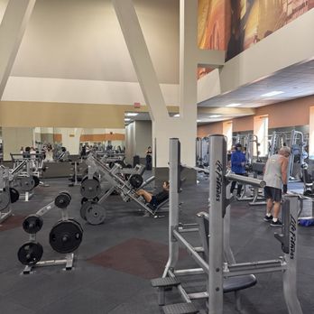 LA Fitness - Interior - Gyms Near Me - Glendale, California LA Fitness - Interior - Gyms Near Me - Glendale, California