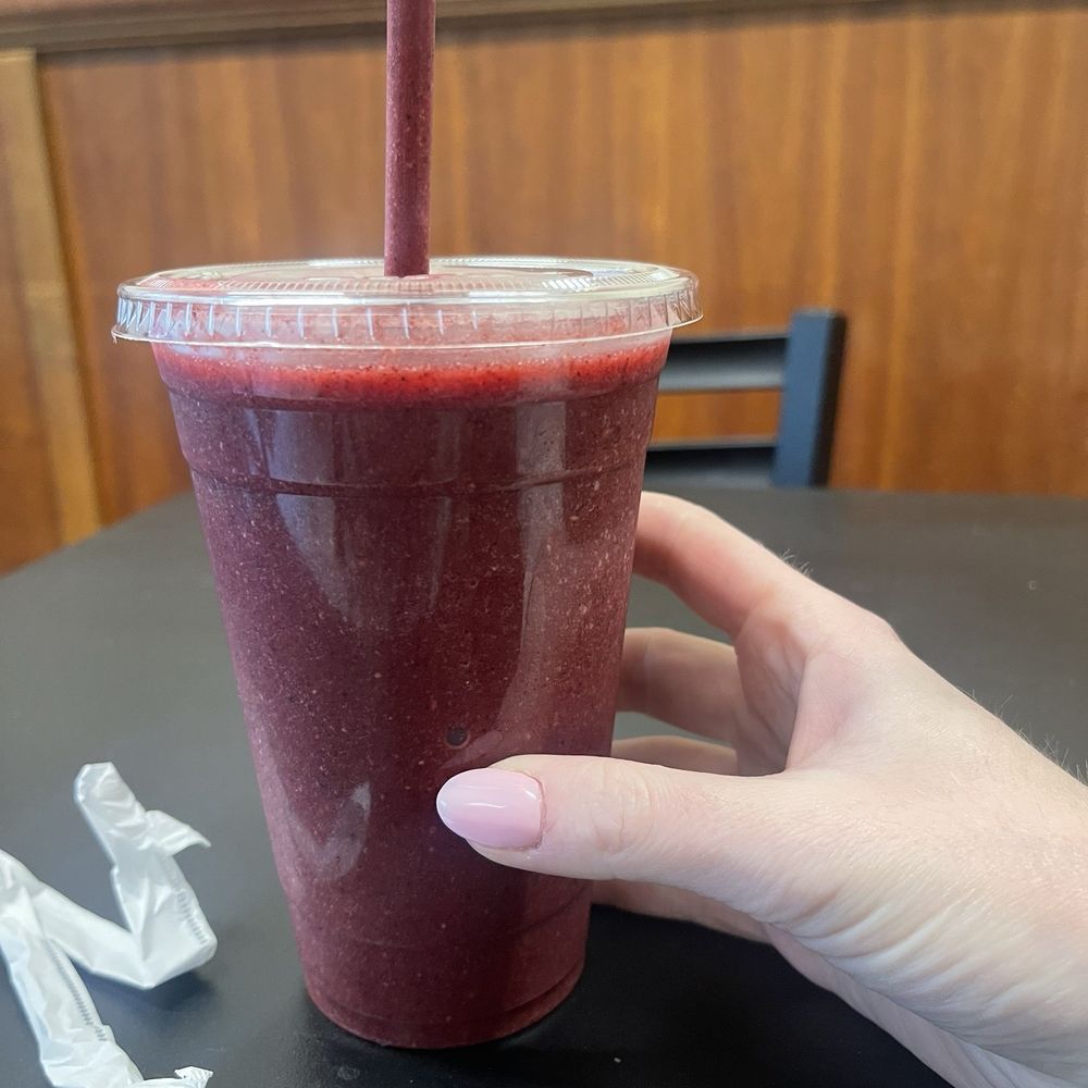 11 Degrees North - Mixed Berries Smoothie with no bananas. Ok smoothie. - Coffee & Tea Near Me - Chicago, Illinois 11 Degrees North - Mixed Berries Smoothie with no bananas. Ok smoothie. - Coffee & Tea Near Me - Chicago, Illinois