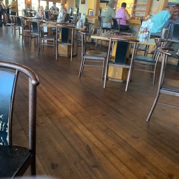 High Tides on the Potomac - Inside dining area - Seafood Near Me - Colonial Beach, Virginia High Tides on the Potomac - Inside dining area - Seafood Near Me - Colonial Beach, Virginia