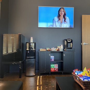 979 Tint - Waiting room - Vehicle Wraps Near Me - Las Vegas, Nevada 979 Tint - Waiting room - Vehicle Wraps Near Me - Las Vegas, Nevada