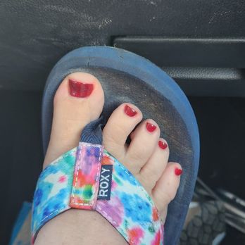 Lynn's Nail Salon - Fall pedicure by Jenny in Berrywine. - Nail Salons Near Me - Saint Peters, Missouri