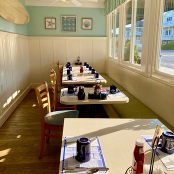 Uncle Bill's Pancake House - Bright, clean and nicely decorated - Breakfast & Brunch Near Me - Ocean City, New Jersey
