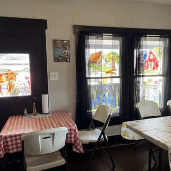 Bubba’s Burgers - Inside seating - Burgers Near Me - Floresville, Texas Bubba’s Burgers - Inside seating - Burgers Near Me - Floresville, Texas