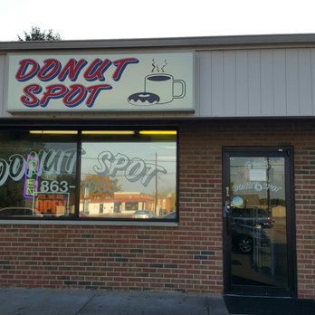 Donut Spot - Store front in shopping plaza - Donuts Near Me - Fairfield, Ohio