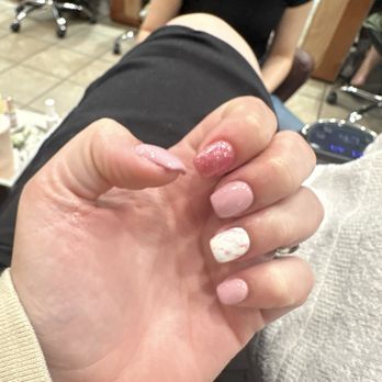 Cali Nails - Nail Salons Near Me - Victoria, British Columbia
