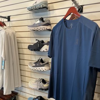 Fleet Feet Sports - They got the ON...?? Is that how you spell it? - Shoe Stores Near Me - Memphis, Tennessee Fleet Feet Sports - They got the ON...?? Is that how you spell it? - Shoe Stores Near Me - Memphis, Tennessee