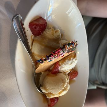 Fleming’s Prime Steakhouse & Wine Bar - Kids dessert - Steakhouses Near Me - Pasadena, California