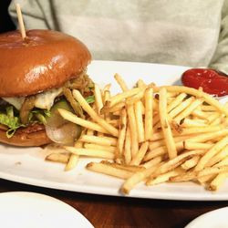 Prime Cut Cafe & Wine Bar - Burger