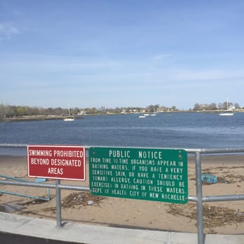 Hudson Park and Beach - Parks Near Me - New Rochelle, New York