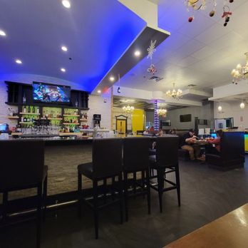 Tokyo Japanese Steak House - the bar and dining area - Japanese Near Me - Fall River, Massachusetts